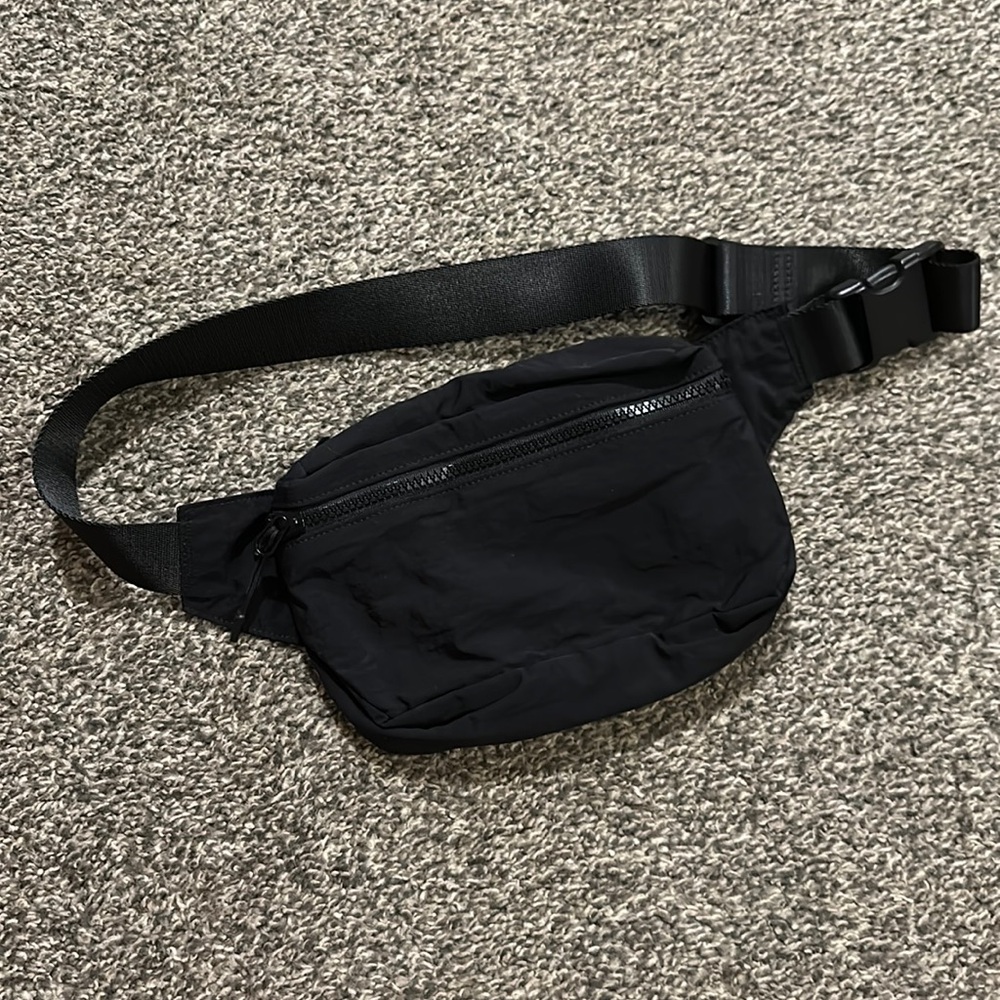 Adjustable black Fanny pack/ belt bag